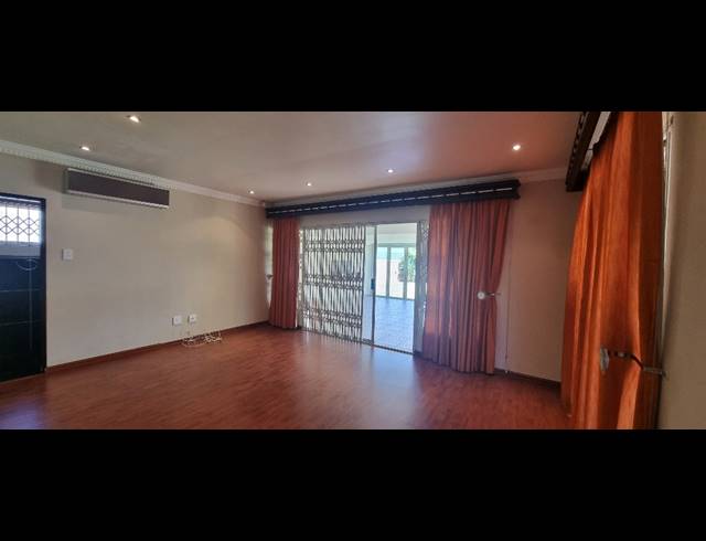 3 BEDROOM HOUSE FOR SALE IN SOMERSET PARK